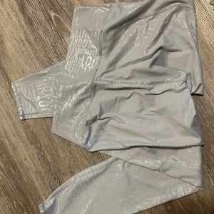 Shiny Fabletics leggings